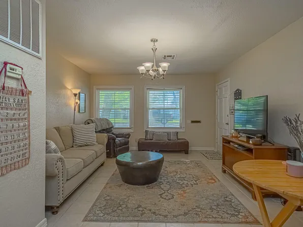 126 Bonita Ave, Galveston, TX 77550