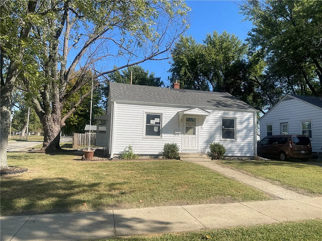 2104 E Whitmer St photo 1