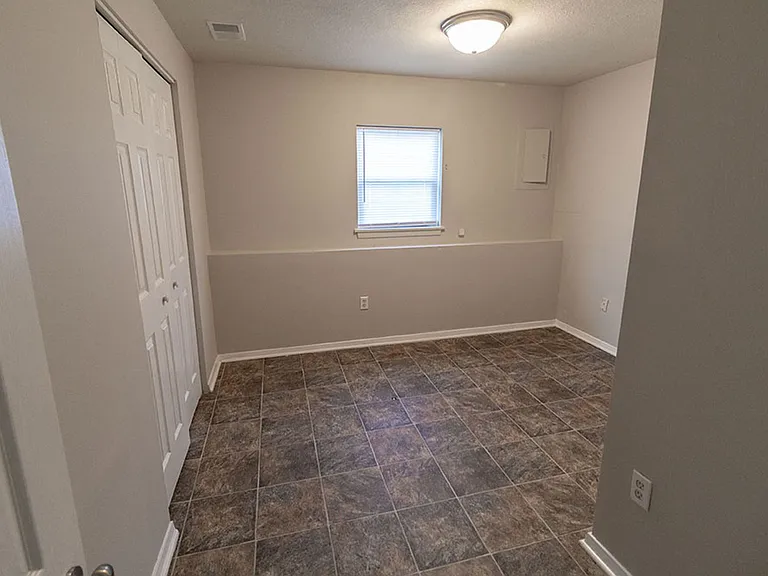 1011 W Ash St — Photo 27