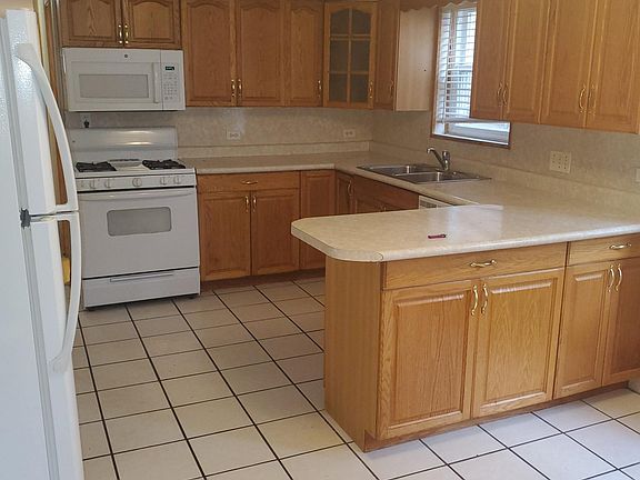4th image of 6226 N Richmond St #3
