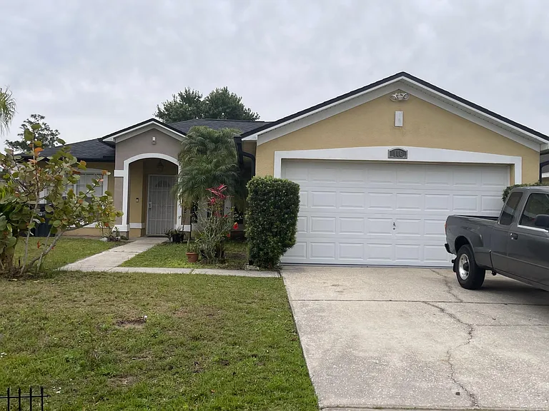 106 Nassau Pl — Photo 1