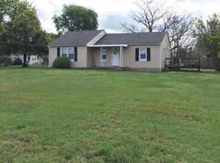 8220 Lee Davis Rd, Mechanicsville, VA 23111