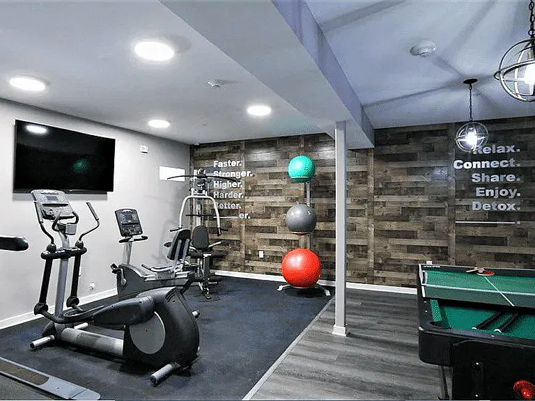 3 bed, $2,895 — Photo 4