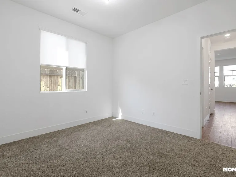 12925 Knightsbrook Ave — Photo 22