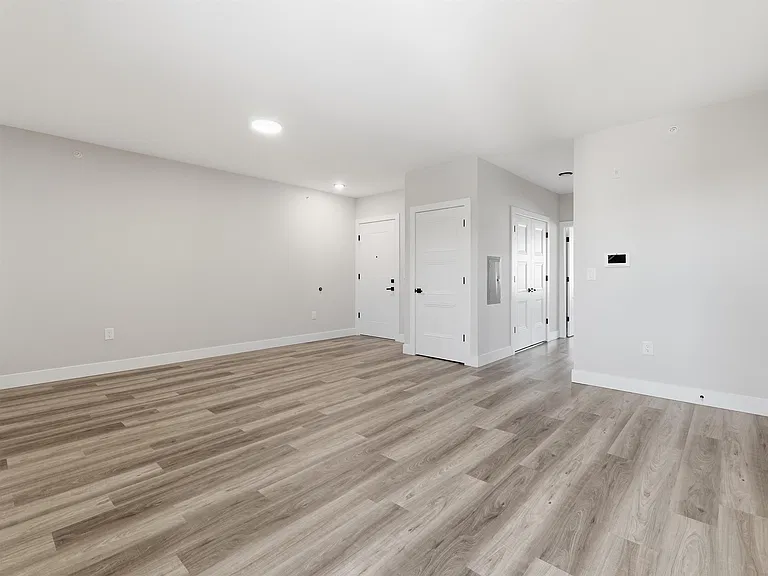 304 61st St #2C — Photo 4