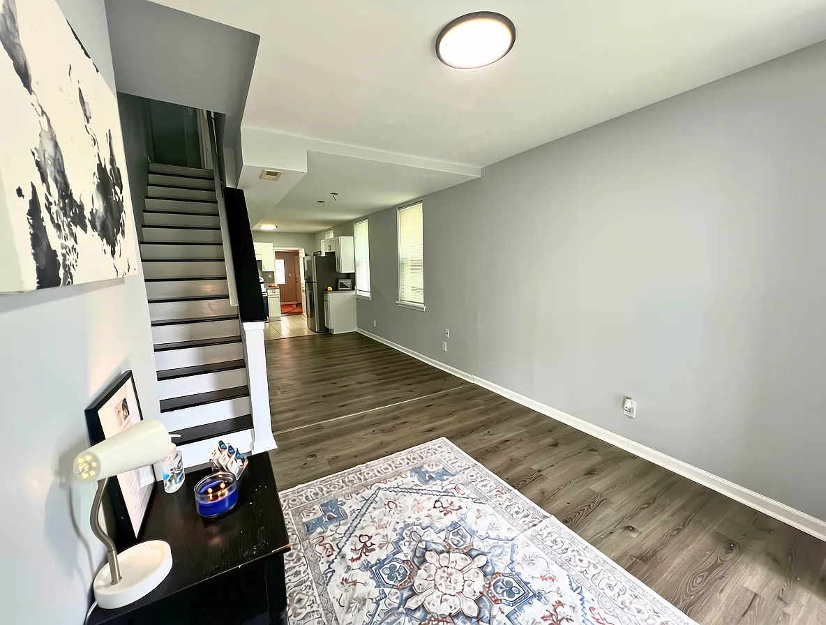 3 bed, 1083 sqft, $1,745 — Photo 1