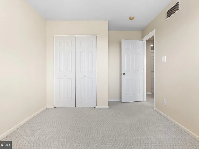 271 Yorktown Ct — Photo 29