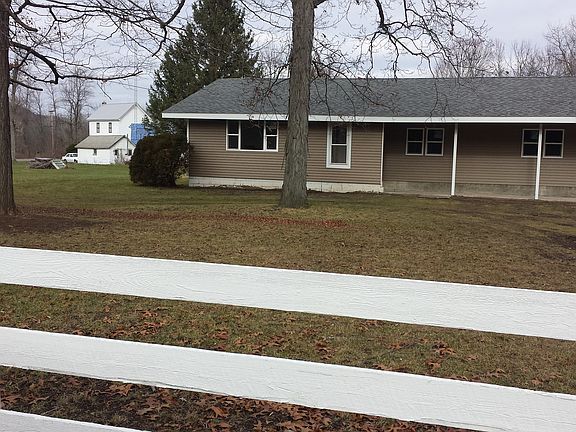 1.2 acres, 3 bed, 1.5 bath