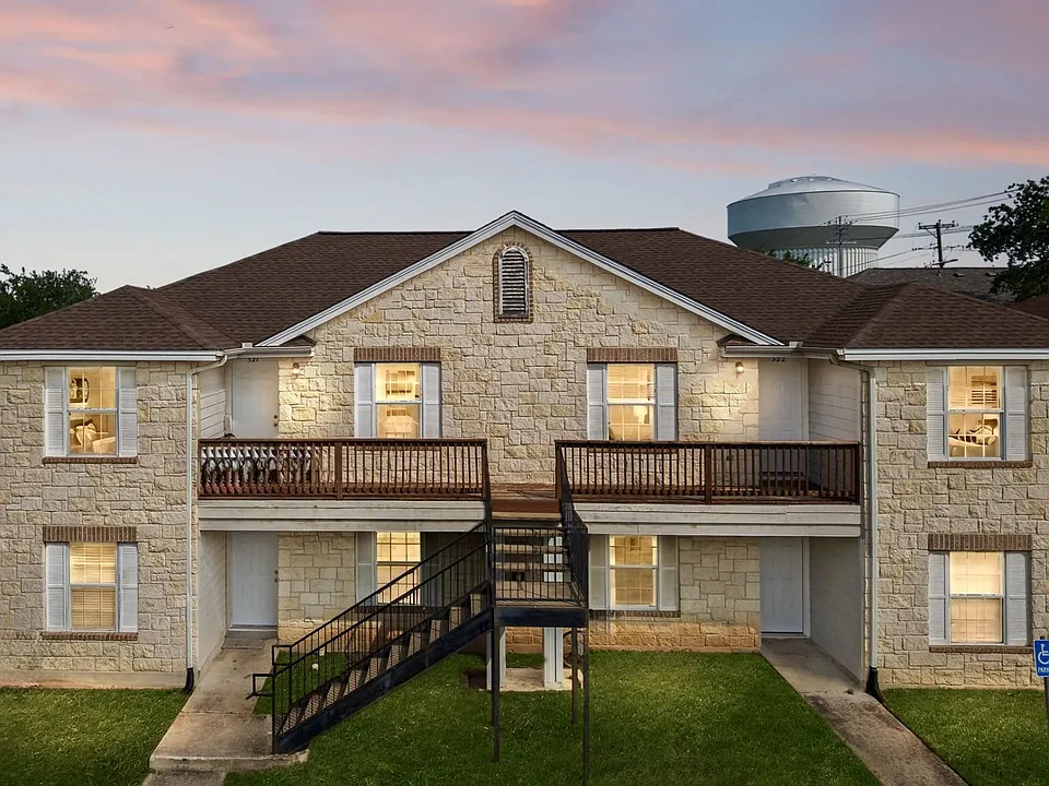 3301 El Salido Pkwy #822