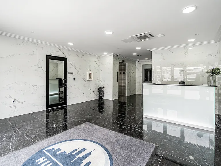 Hudson Heights — Photo 15