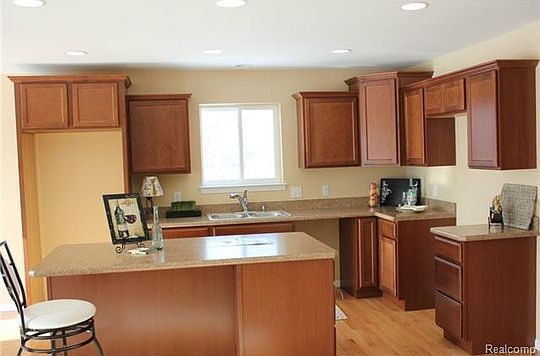 2nd image of 329 Corkwood Dr