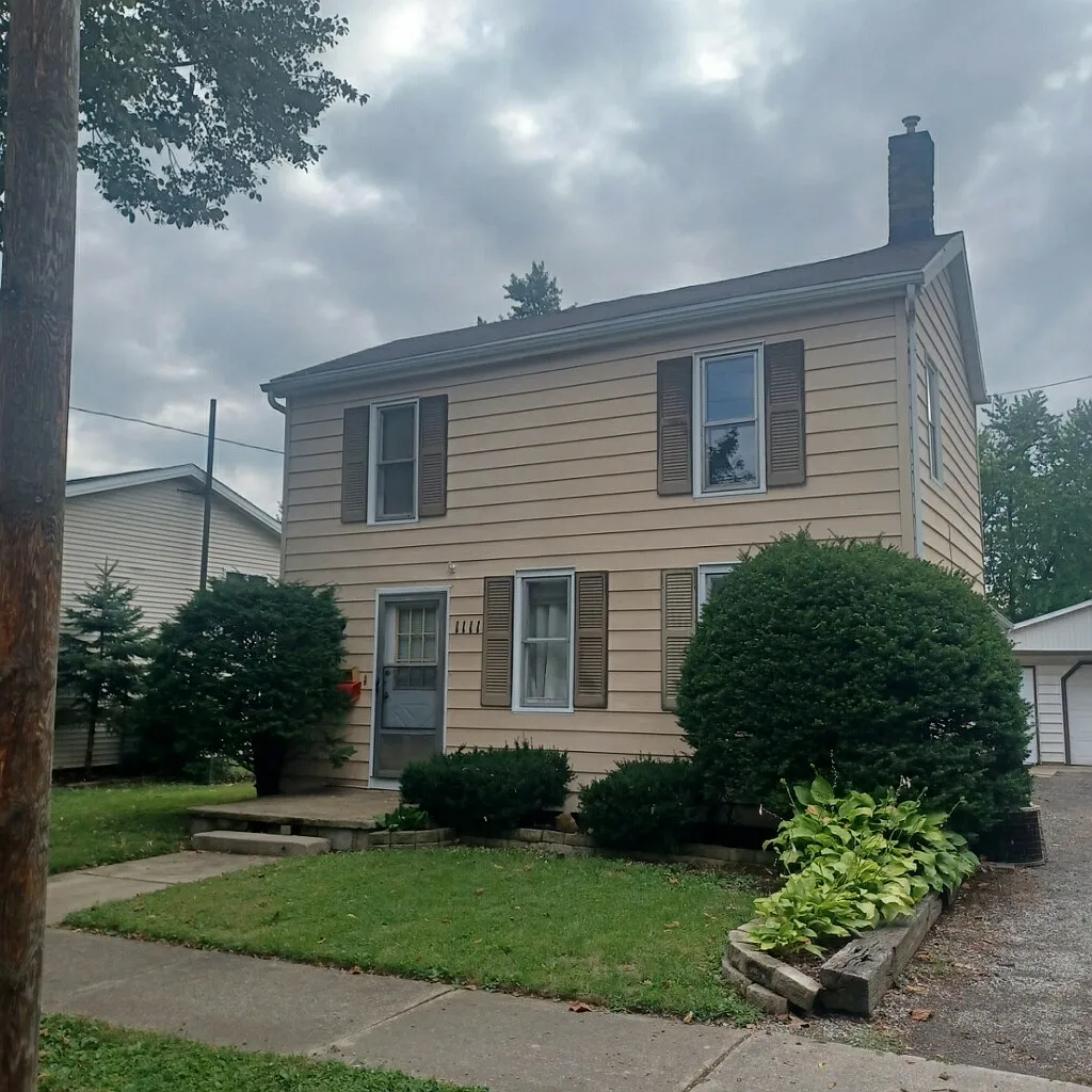1111 S Oak St photo 1