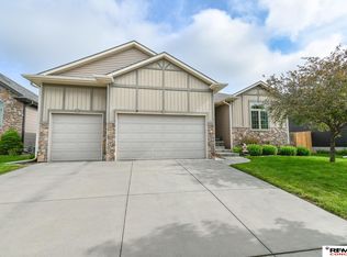 2760 Shadowbrook Dr, Lincoln, NE 68516