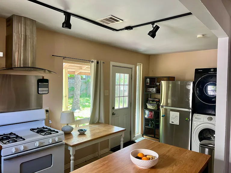 1601 Clifford Ave — Photo 7