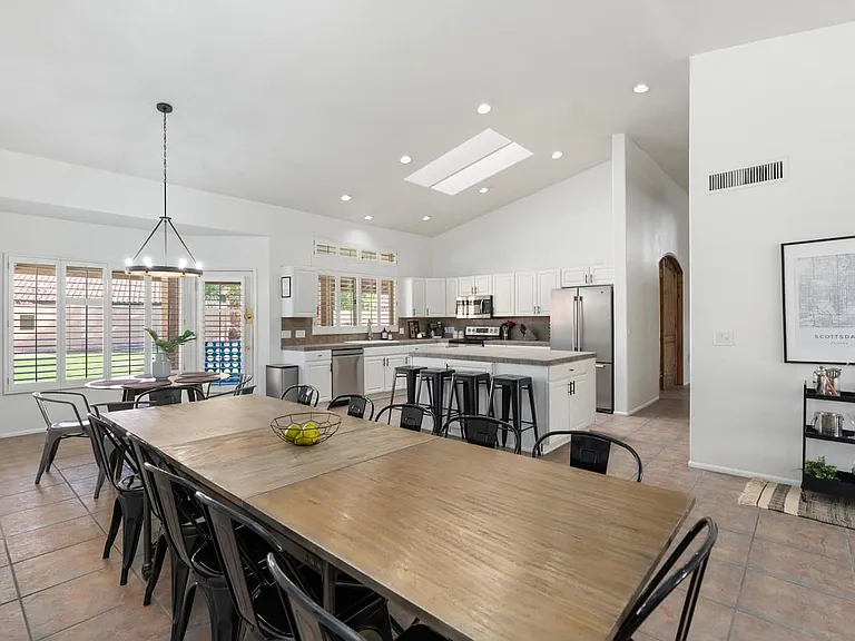 N 56th Pl — Photo 7
