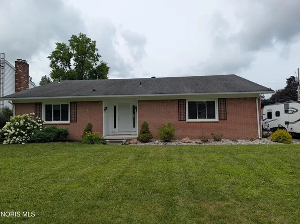 906 Fennimore St, Fremont, OH 43420
