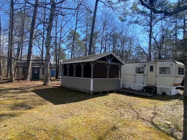 553 Blue Heron Dr, Horntown, VA 23395