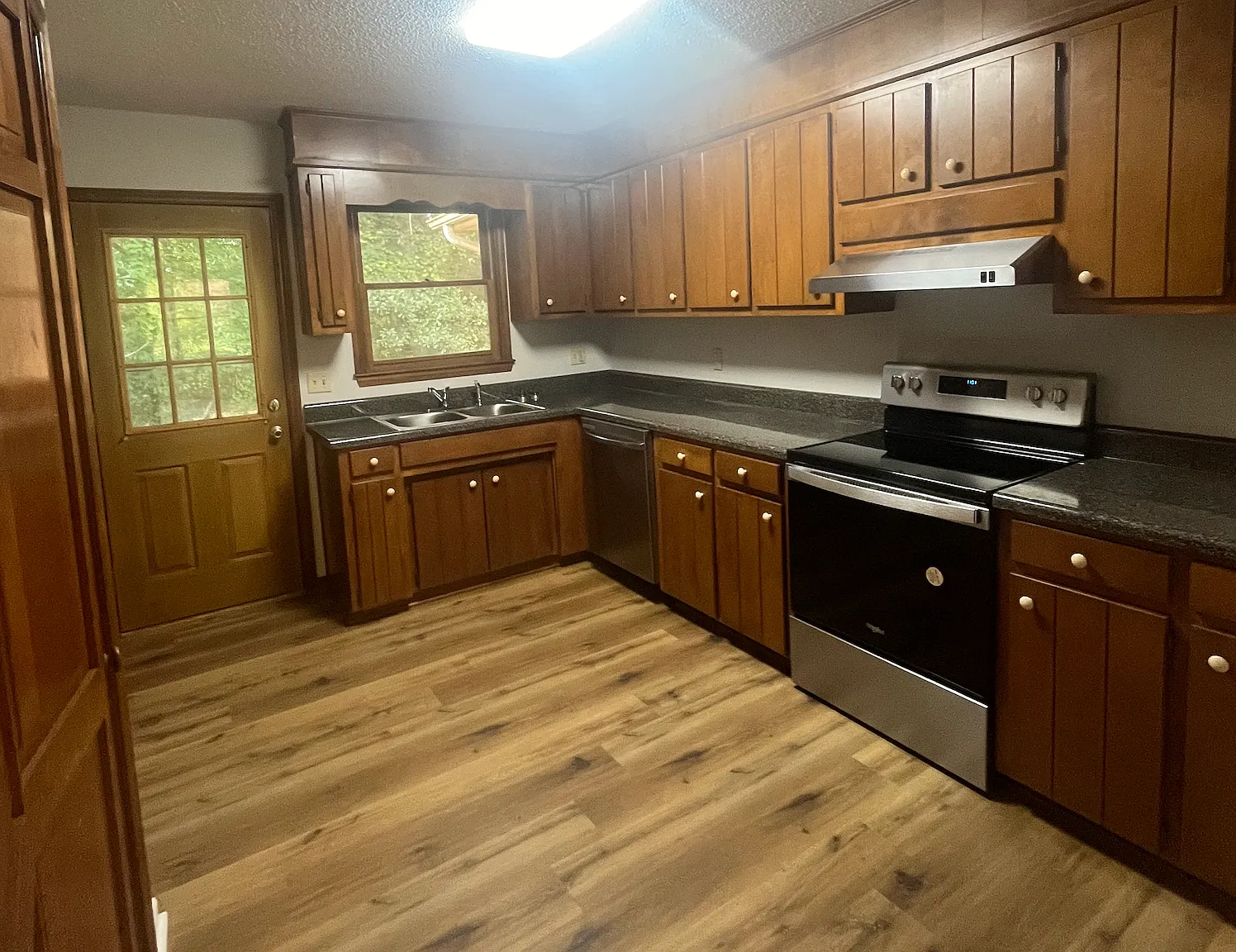 2 bed, 1056 sqft, $1,050 — Photo 3