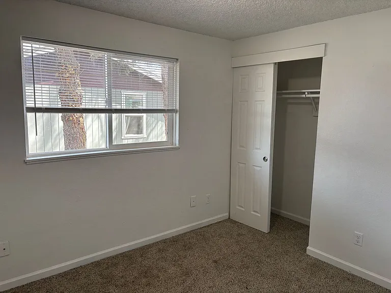 819 NW 7th St — Photo 8