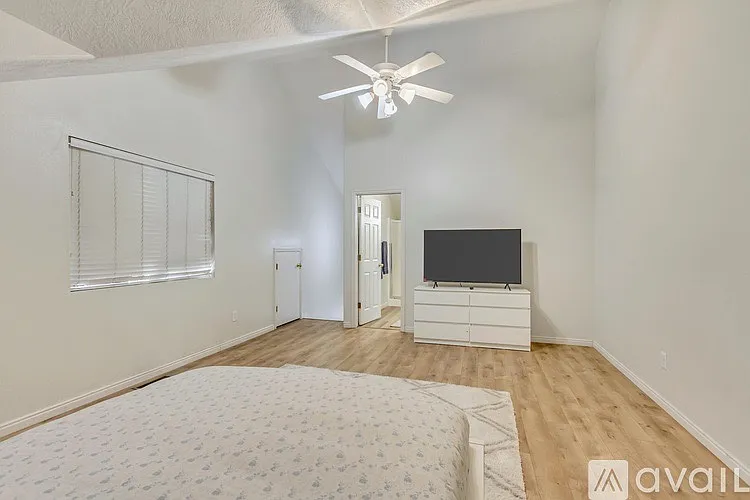 475 N Redwood Rd #80 — Photo 7
