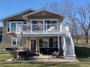 2128 Colladay Point Dr, Stoughton, WI 53589