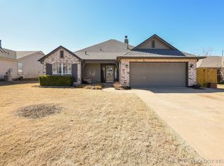5228 Redbud Pl, Sand Springs, OK 74063