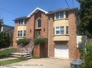 717 Edgegrove Ave, Staten Island, NY 10312