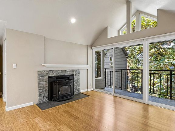 Vaulted Ceilings and natural light