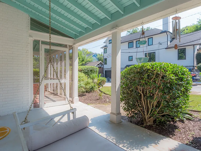 72 Flora Ave NE — Photo 3