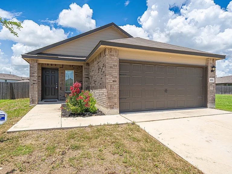 15531CloveSpiceWay-4_06162026