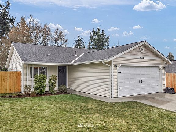 New roof in November 2021 and new garage door with smart tecnhology!