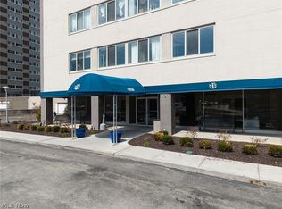 12520 Edgewater Dr APT 809, Lakewood, OH