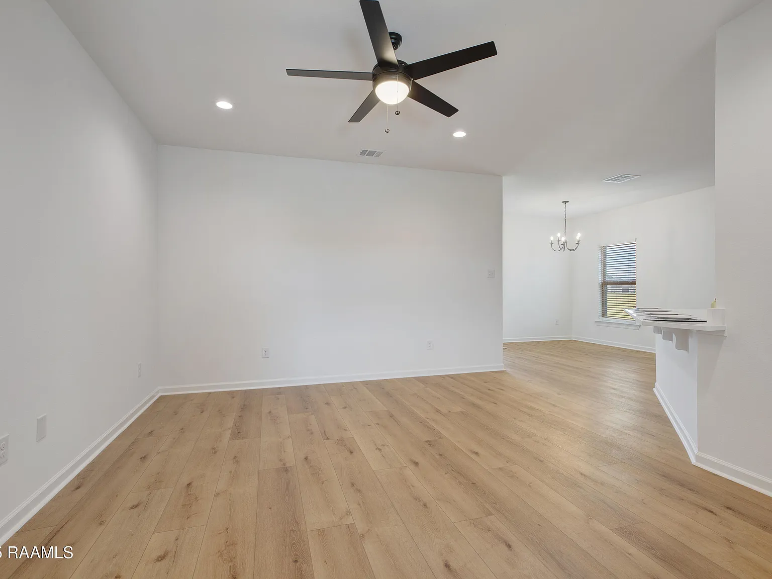 3 bed, 2.0 bath, 1456 sqft, $1,850 — Photo 4