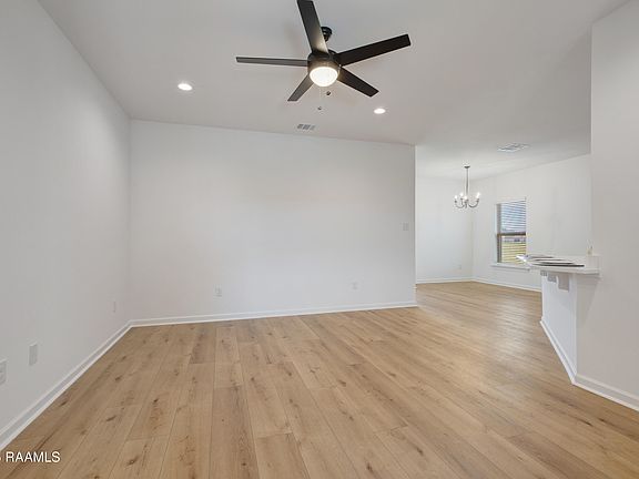 4th image of 209 Tatum Ln