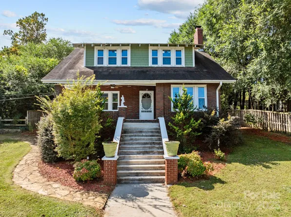 23 Boxwood Ter, Canton, NC 28716