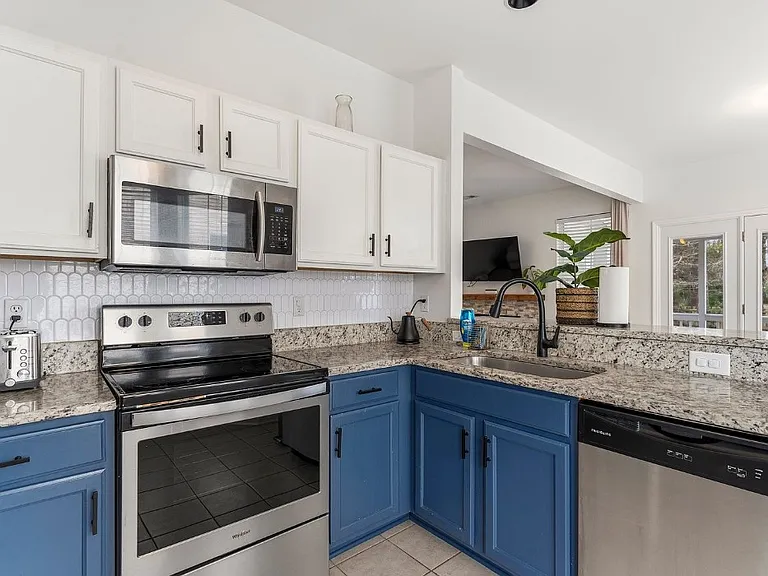 1715 Alan Brooke Dr — Photo 7