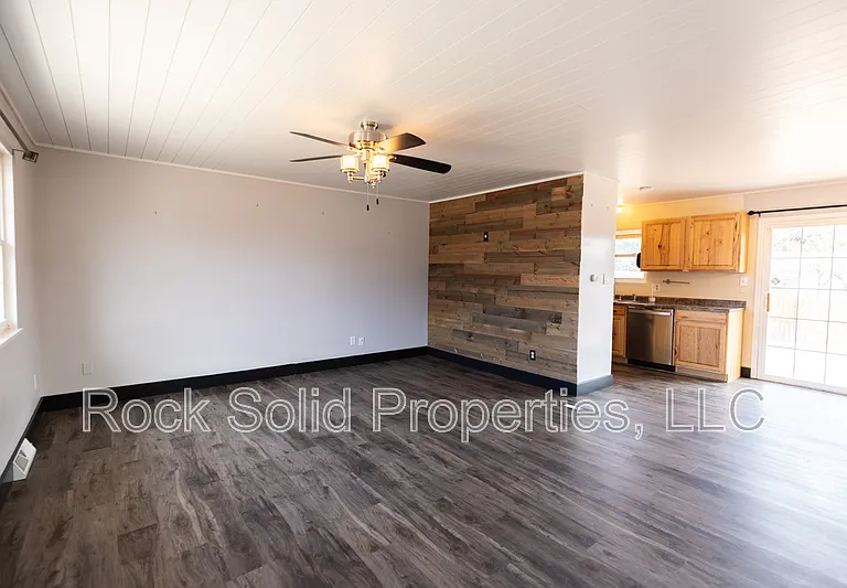4709 Windmill Rd — Photo 4