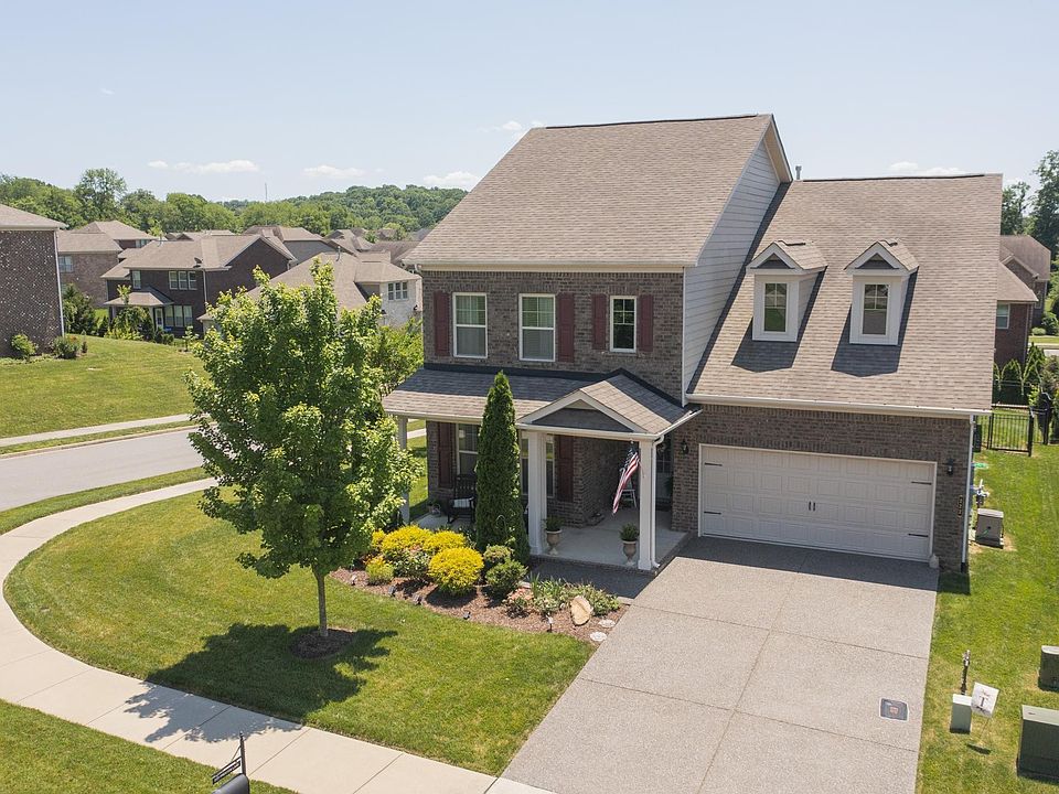 1st image of 222 Preston Ln