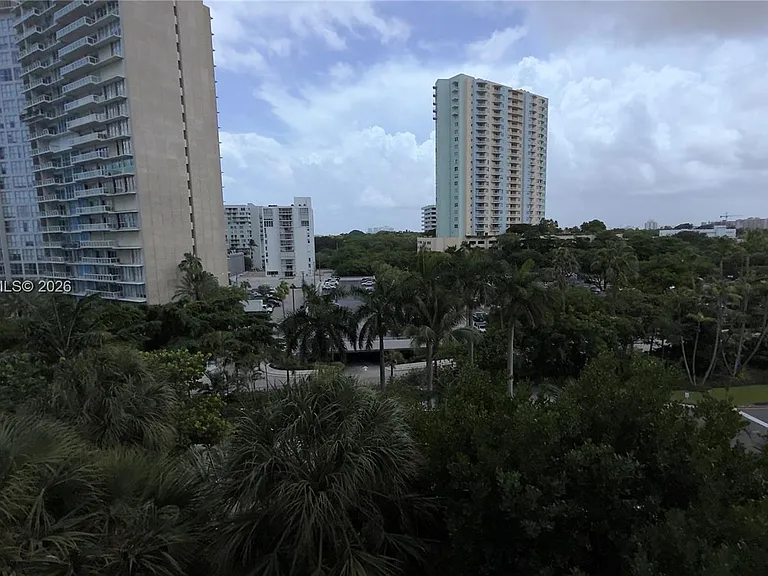 2333 Brickell Ave #614 — Photo 36