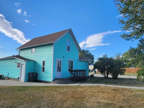 411 McKinley Ave, Underwood, ND 58576