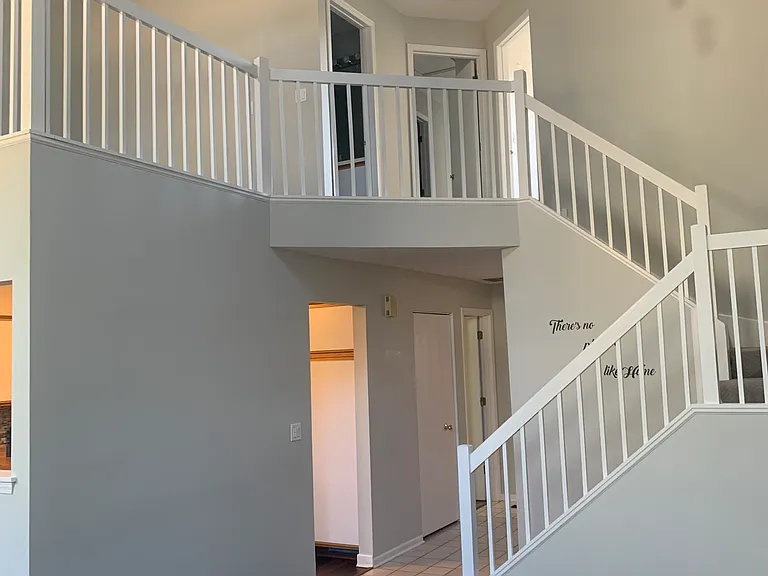 204 N Cathy Ln — Photo 10