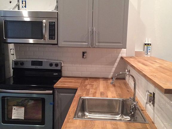 breakfast bar kitchen