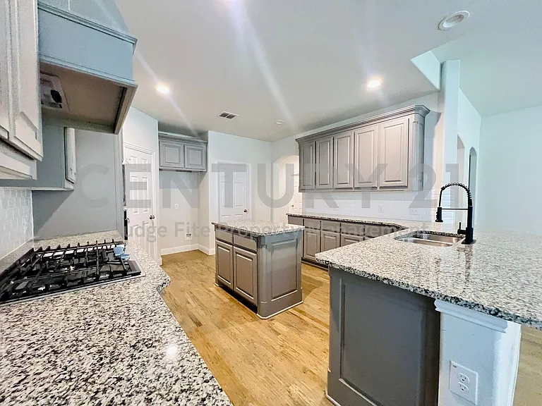 5644 Salt Springs Dr — Photo 4