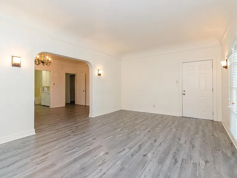 4th Ave 6Plex — Photo 5