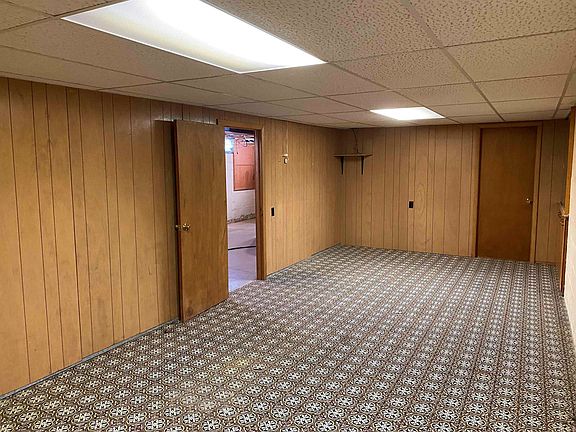 3rd image of 3715 Linden Dr