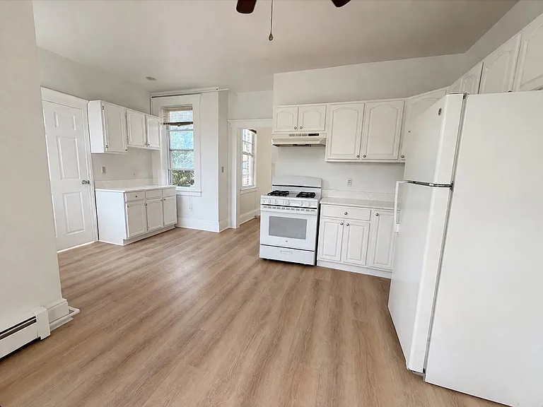 536 Lake Ave #4 — Photo 5