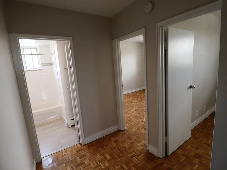 468 Lorne St — Photo 10