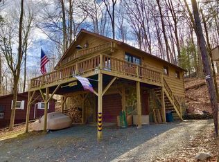 957 Ledgedale Rd, Lake Ariel, PA 18436