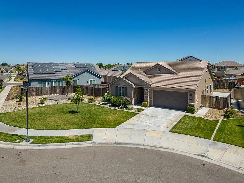 1818 Cobblefield Ln photo 1