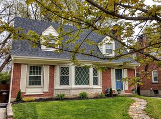 517 Fairlawn Rd, Saint Matthews, KY 40207